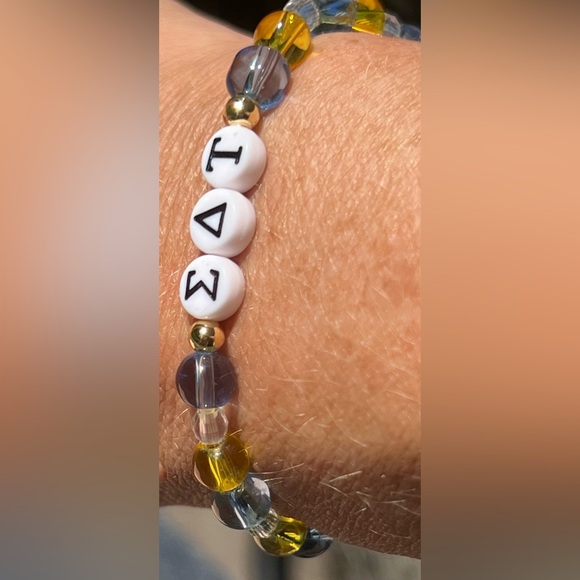New Sigma Delta Tau Glass Bead Bracelet Clear Blue Gold with Greek Letters SDT - Picture 4 of 4